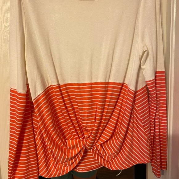Color blocked long sleeve boutique shirt - Picture 4 of 6